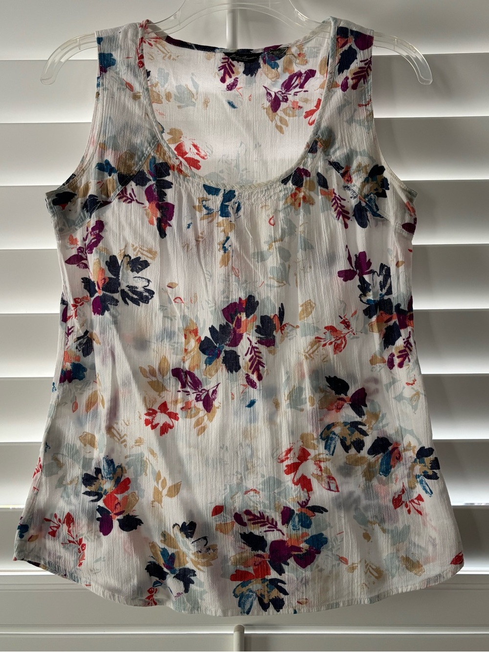 Eddie Bauer Women’s Sleeveless White Floral Print Tank Top